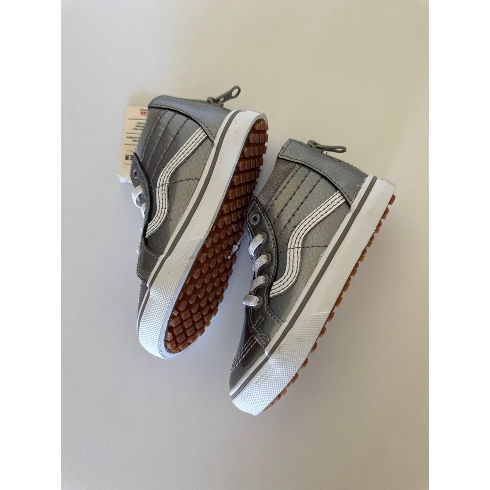Vans - Picture 2 of 4